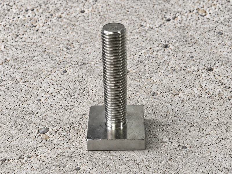 Square flat-head bolt with an externally threaded cylindrical shank